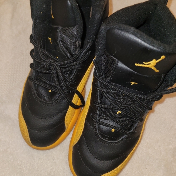 air jordan 12 retro gs university gold